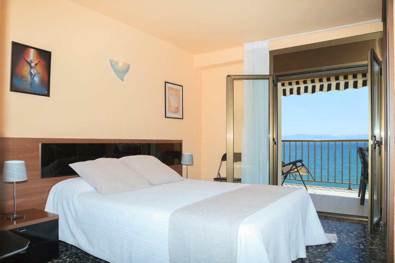 Uhc Acantilados Family Apartments سالو المظهر الخارجي الصورة